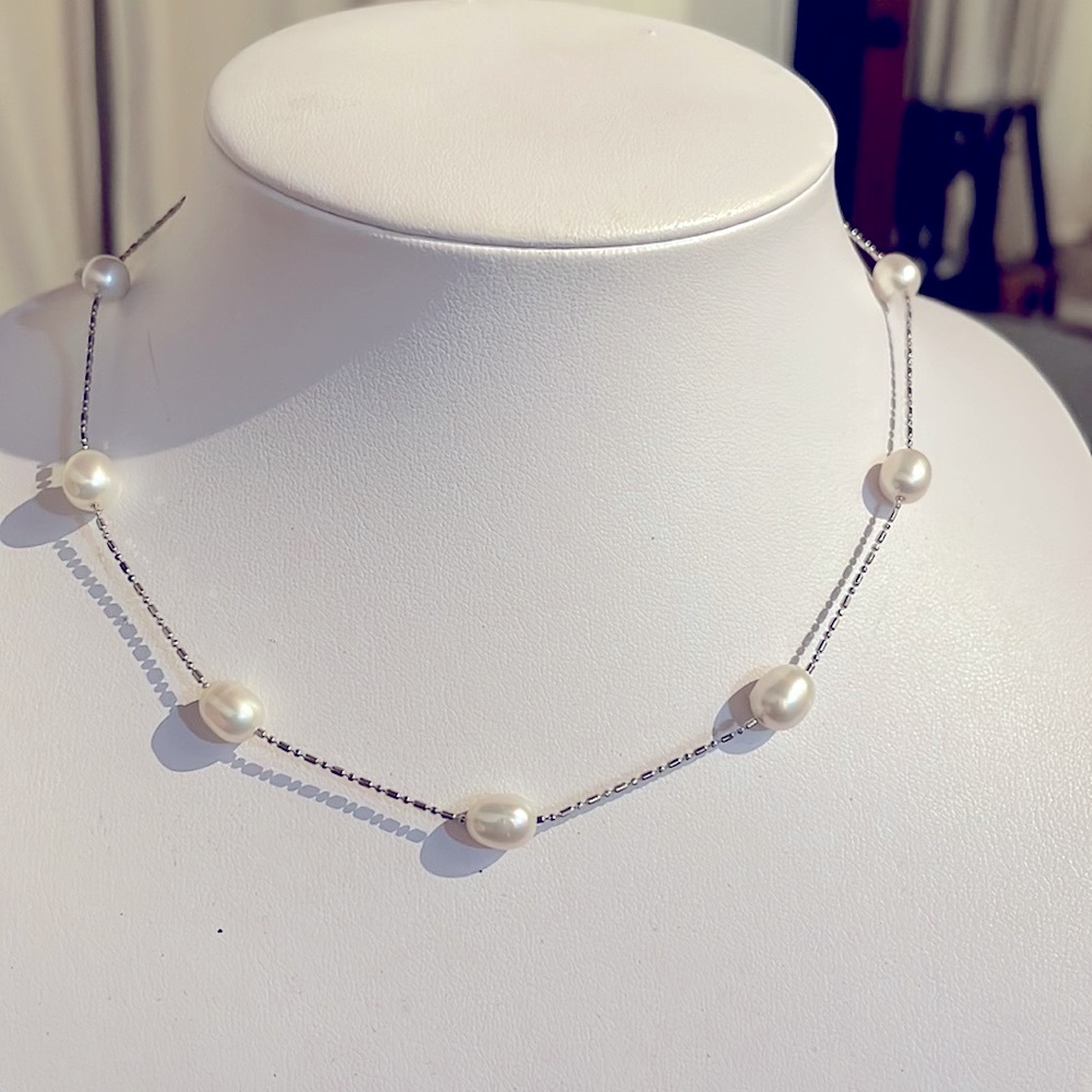 Silver and Pearl necklace
